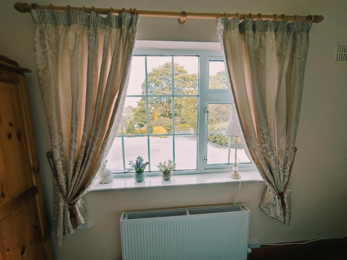 Tower View Lodge Енніс Екстер'єр фото